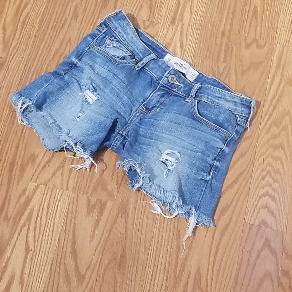 Hollister Cutoffs distressed‎ 3r